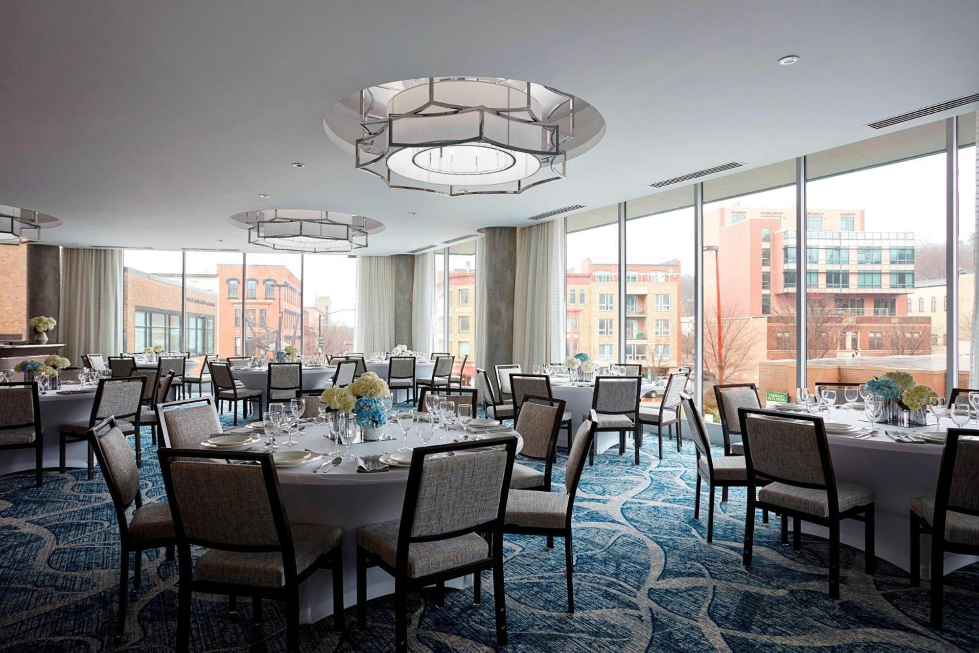 Ithaca Marriott Downtown On The Commons Hotel Exterior foto